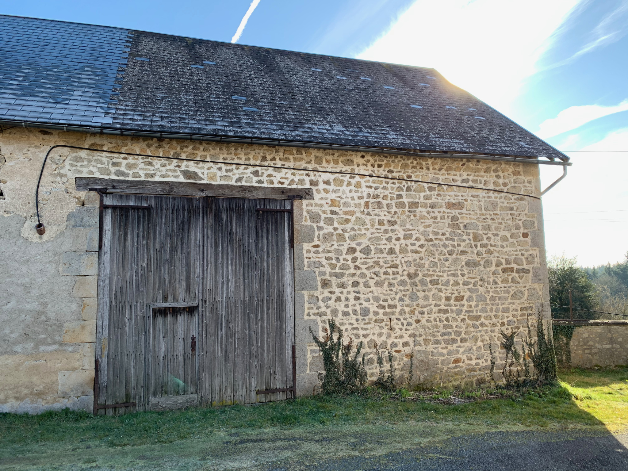 vente Auv 948 Vue sur le PuydeDôme maison, grange, garage, 11 000 m²