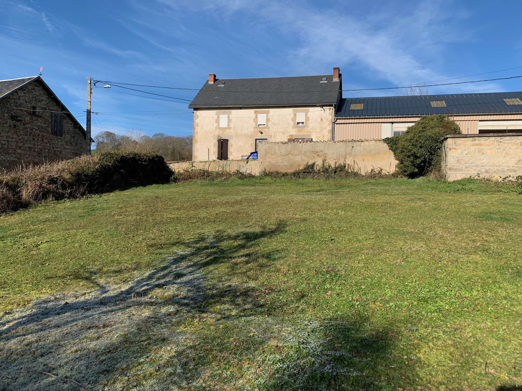 vente Auv 948 Vue sur le PuydeDôme maison, grange, garage, 11 000 m²